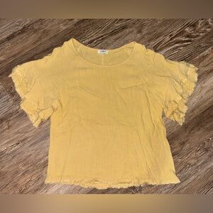Umgee Mustard Yellow top😀 size medium